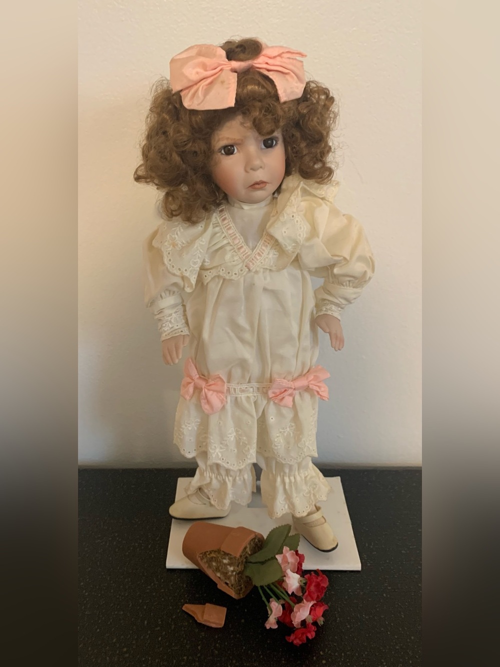 The Little Girl With The Curl Doll
Limited Edition